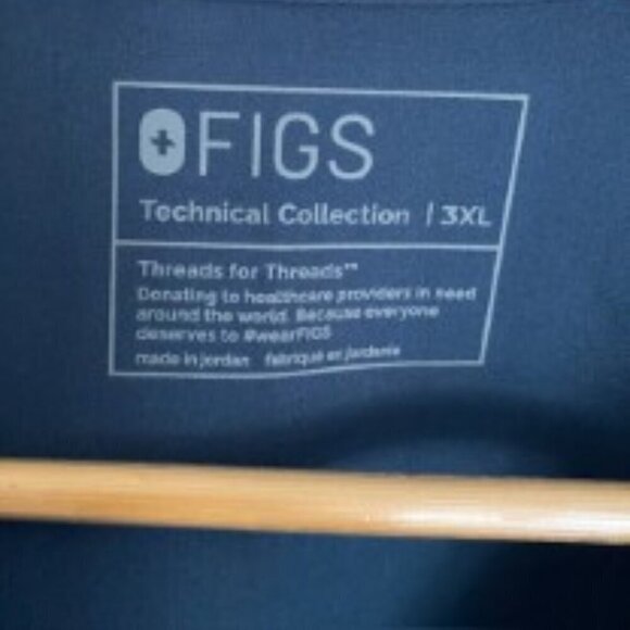 NWT Figs Casma 3 Pocket Scrub Top in Dark Harbor 3XL - Picture 3 of 5